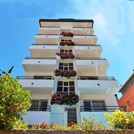 Hostal Magnolia Lloret de Mar Exterior photo