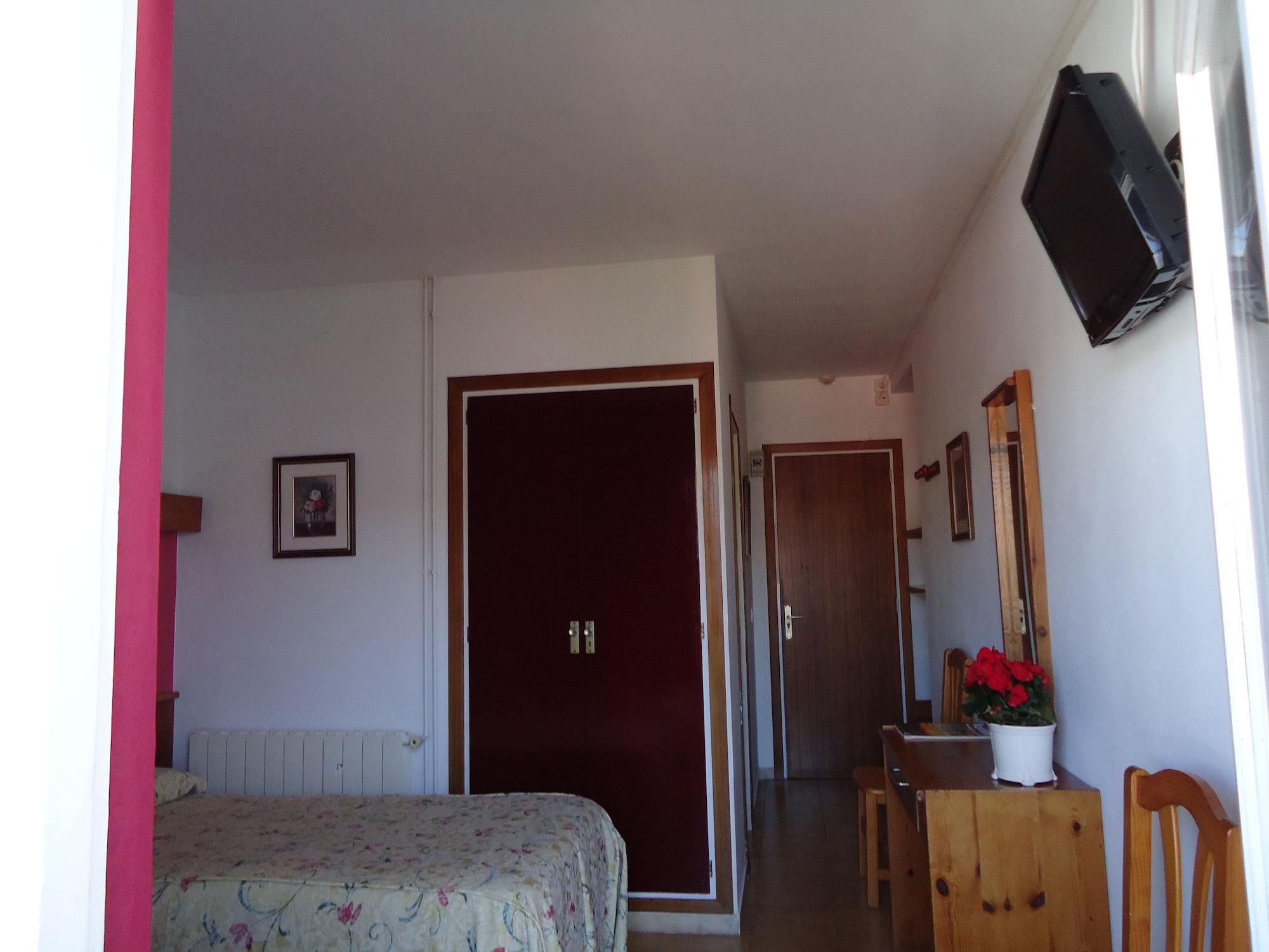 Hostal Magnolia Lloret de Mar Exterior photo