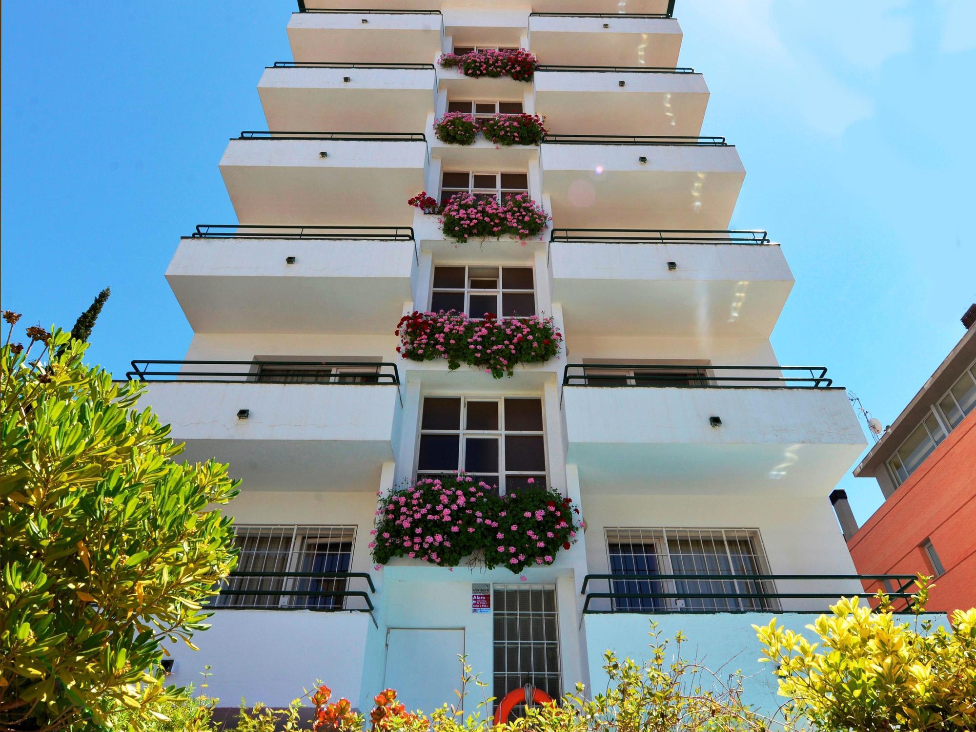Hostal Magnolia Lloret de Mar Exterior photo