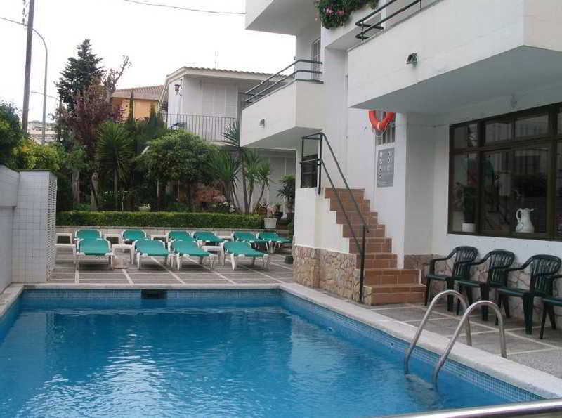 Hostal Magnolia Lloret de Mar Exterior photo