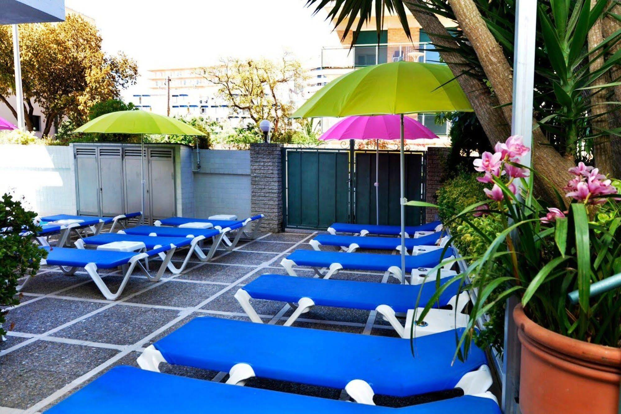 Hostal Magnolia Lloret de Mar Exterior photo